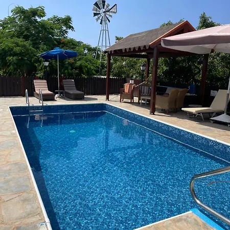 Filip Coral Bay Пейя