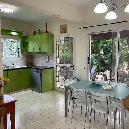 Filip Coral Bay Peyia